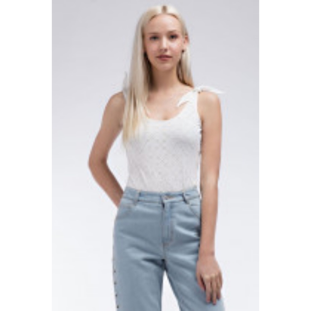 EYELET EMBROIDERED BODYSUIT - Picture 4 of 8